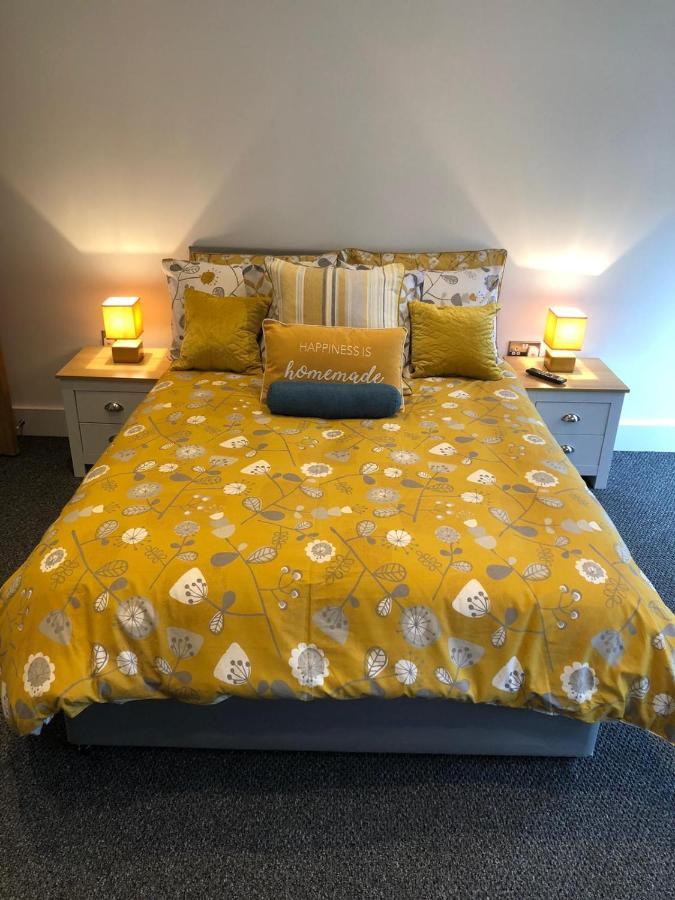 Marine Villa Hotel & Suites - Close To Beach, Train Station & Southend Airport Exterior foto